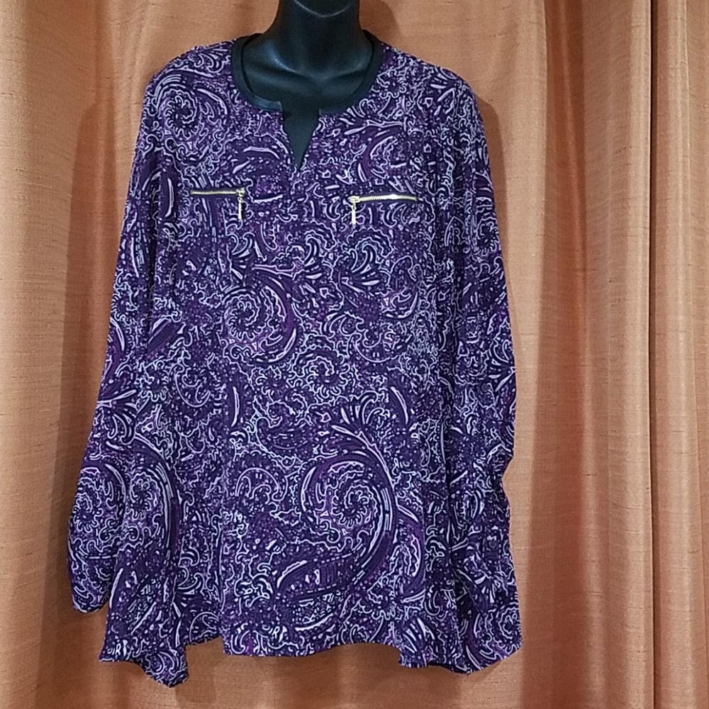 Rafaella size M shirt